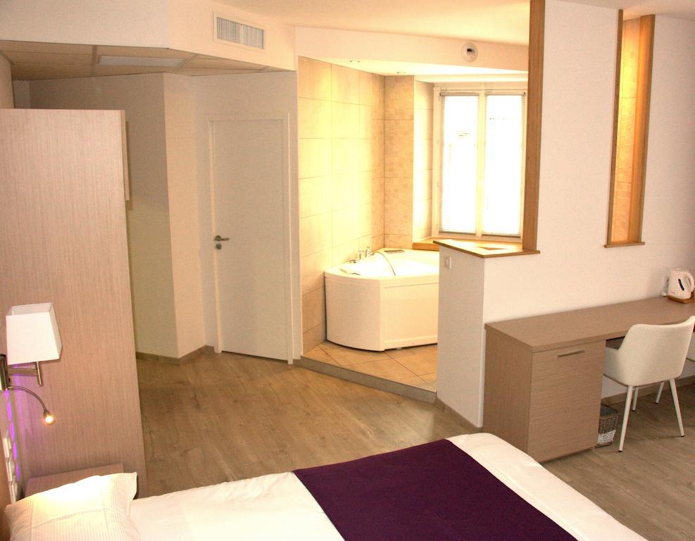 Hotel Terranostra Tarascon-sur-Ariège Szoba fotó