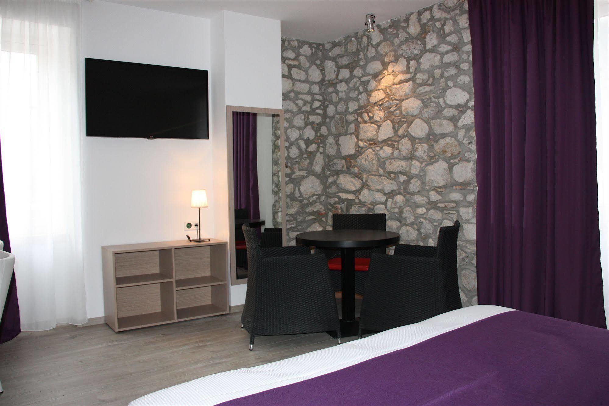 Hotel Terranostra Tarascon-sur-Ariège Kültér fotó